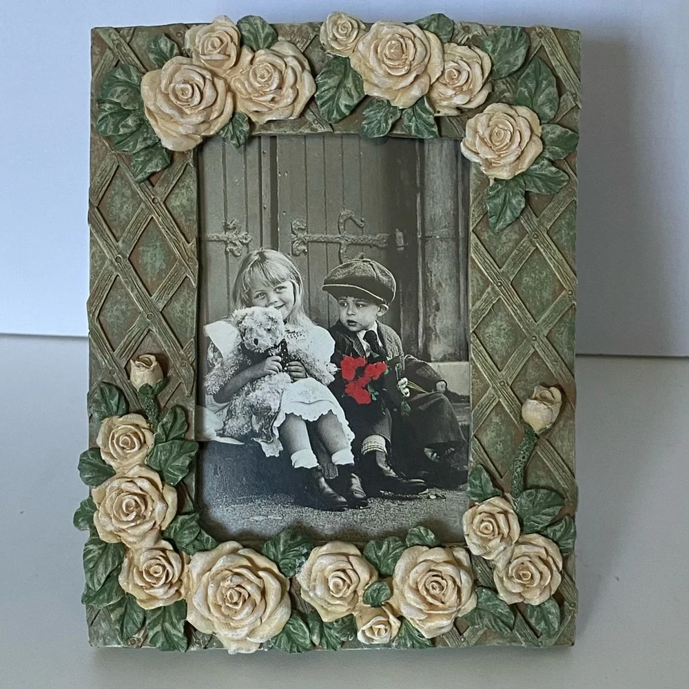 Picture Frame Roses Cottage-core Resin 3D Floral Ornate Victorian. 3.5 X 5 Photo